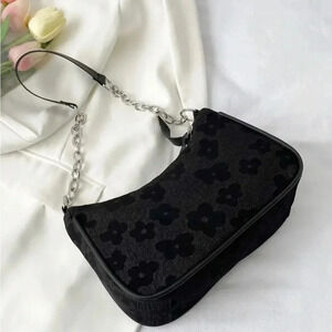 NWOT Chic Floral Pattern Chain Hobo Style Make-Up Bag